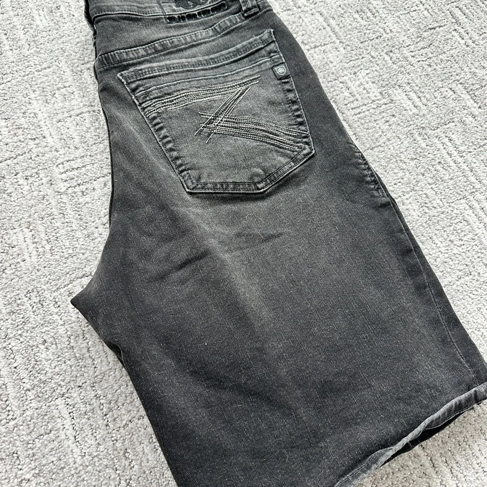 Rock & Republic Men's Black Relaxed Denim Shorts - Picture 8 of 12